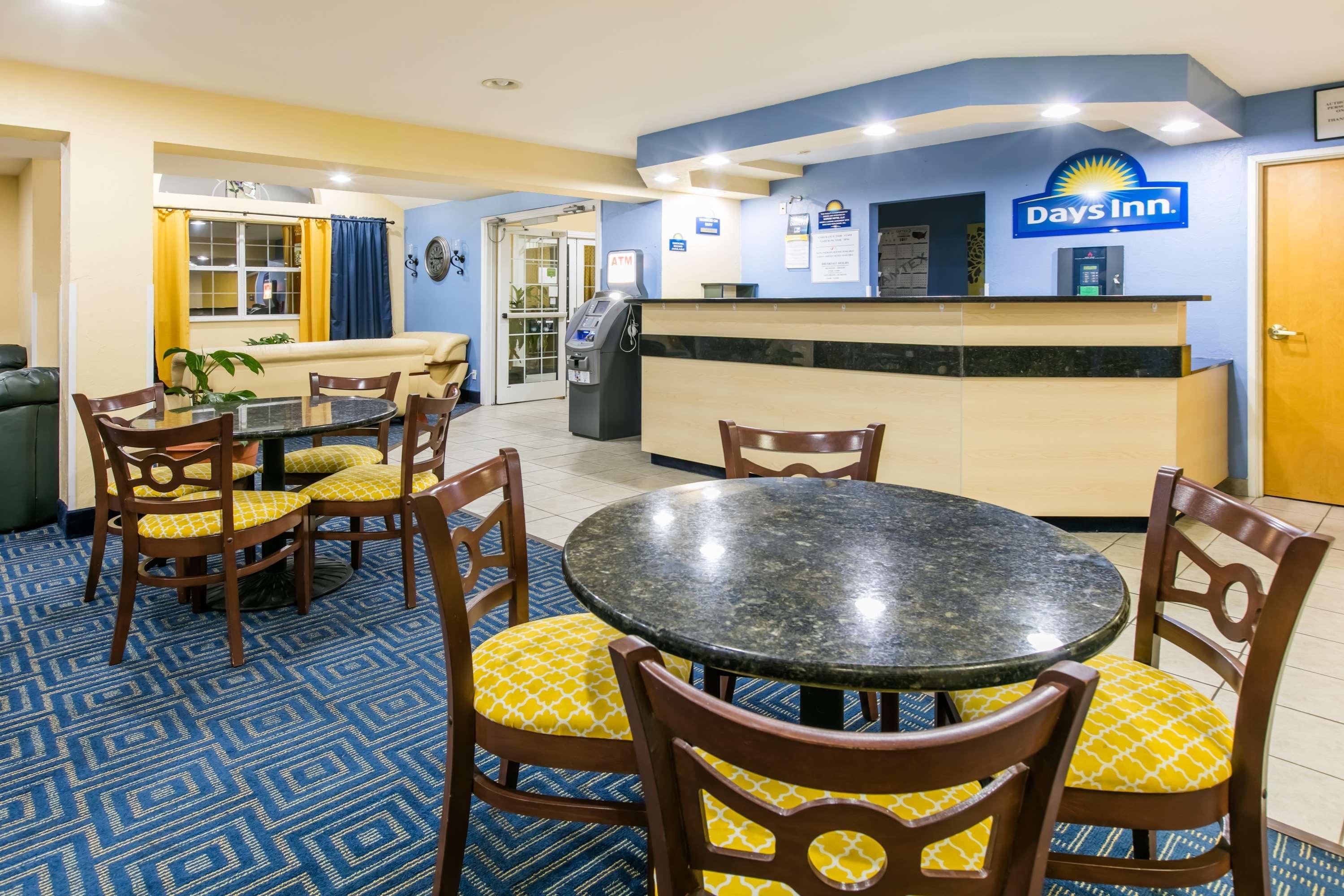 Days Inn Pryor Creek Bagian luar foto