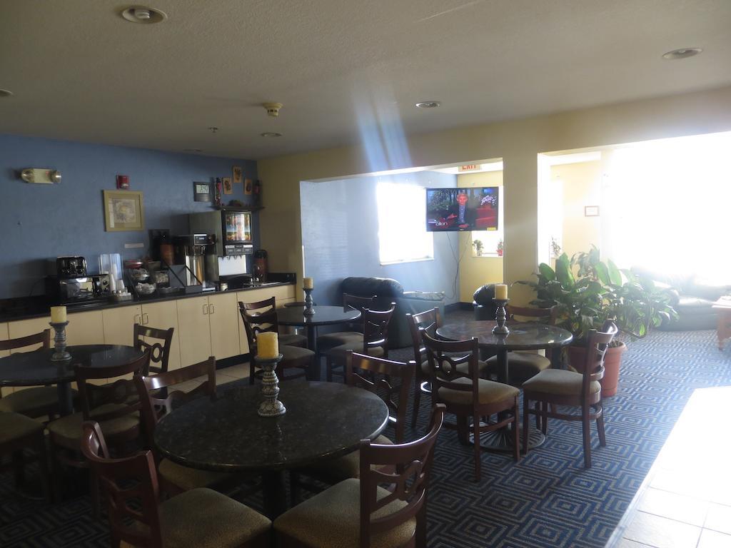 Days Inn Pryor Creek Bagian luar foto