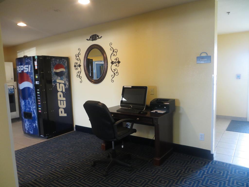 Days Inn Pryor Creek Bagian luar foto